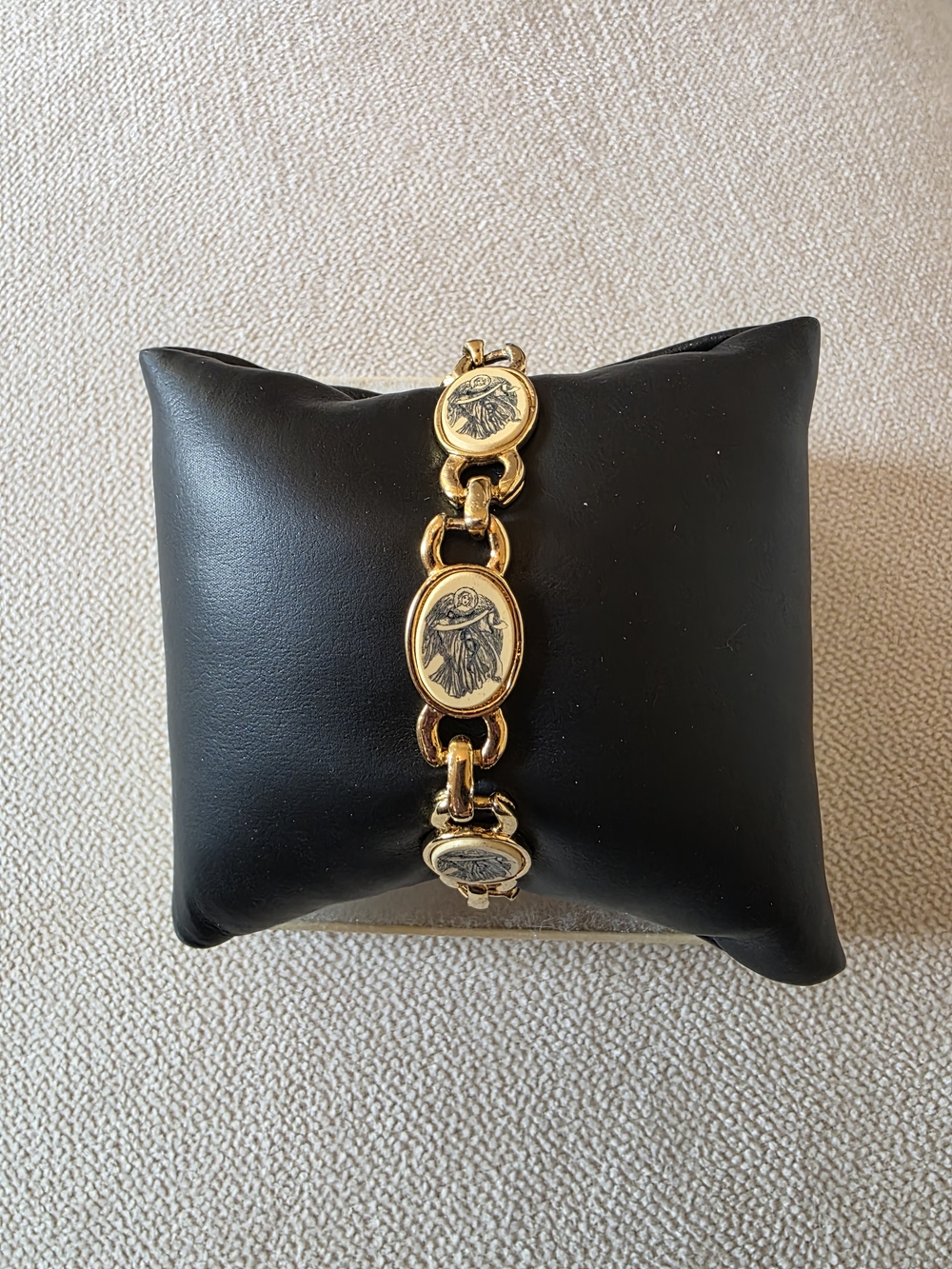 Vintage Gold Tone Angel Link Bracelet Oval Cameo Religious